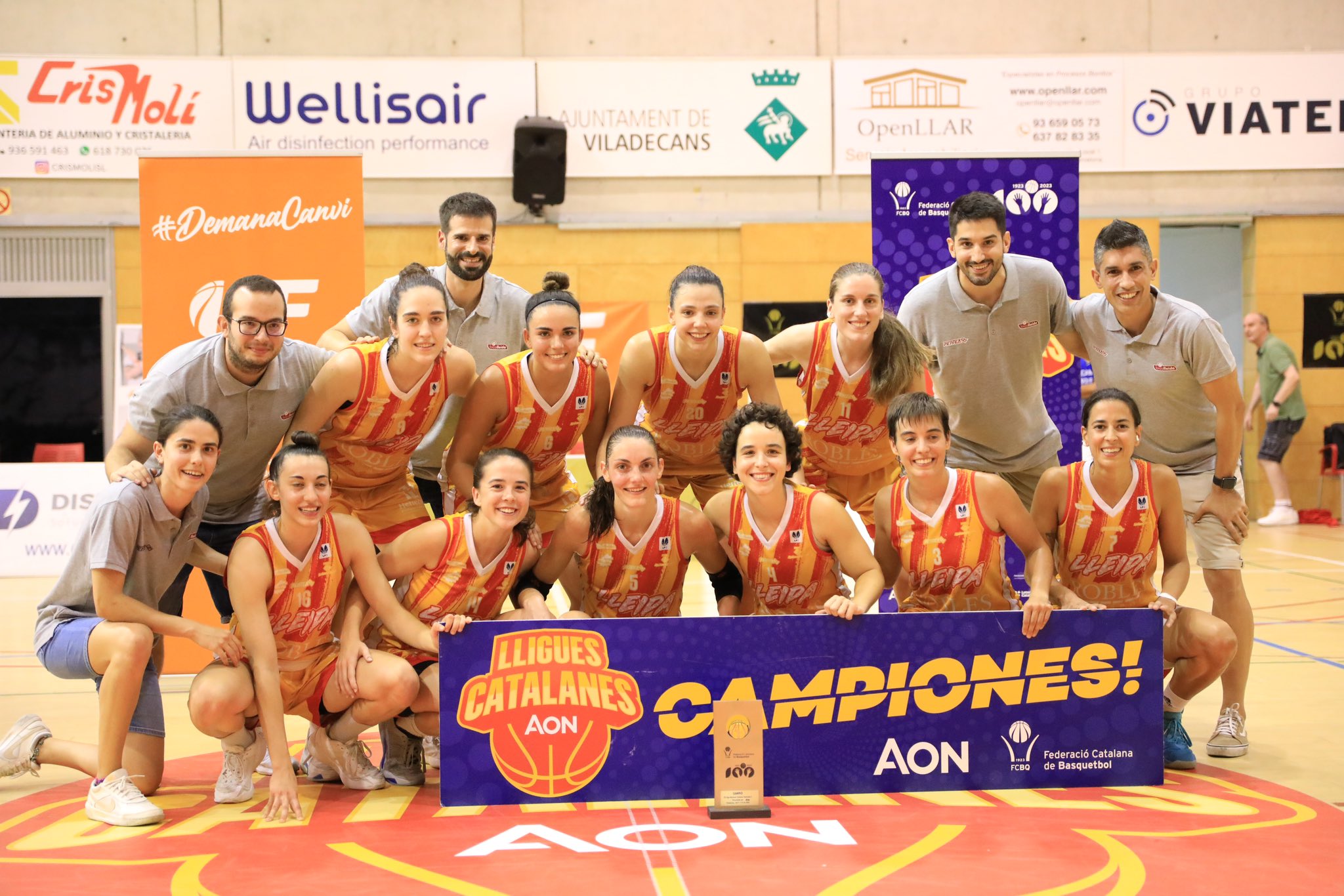 Les jugadores del Robles Força Lleida es proclamen campiones de la seva primera Lliga Catalana Femenina 2 | Robles Força Lleida